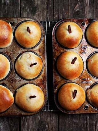 apple filled apple shaped buns in muffin tins