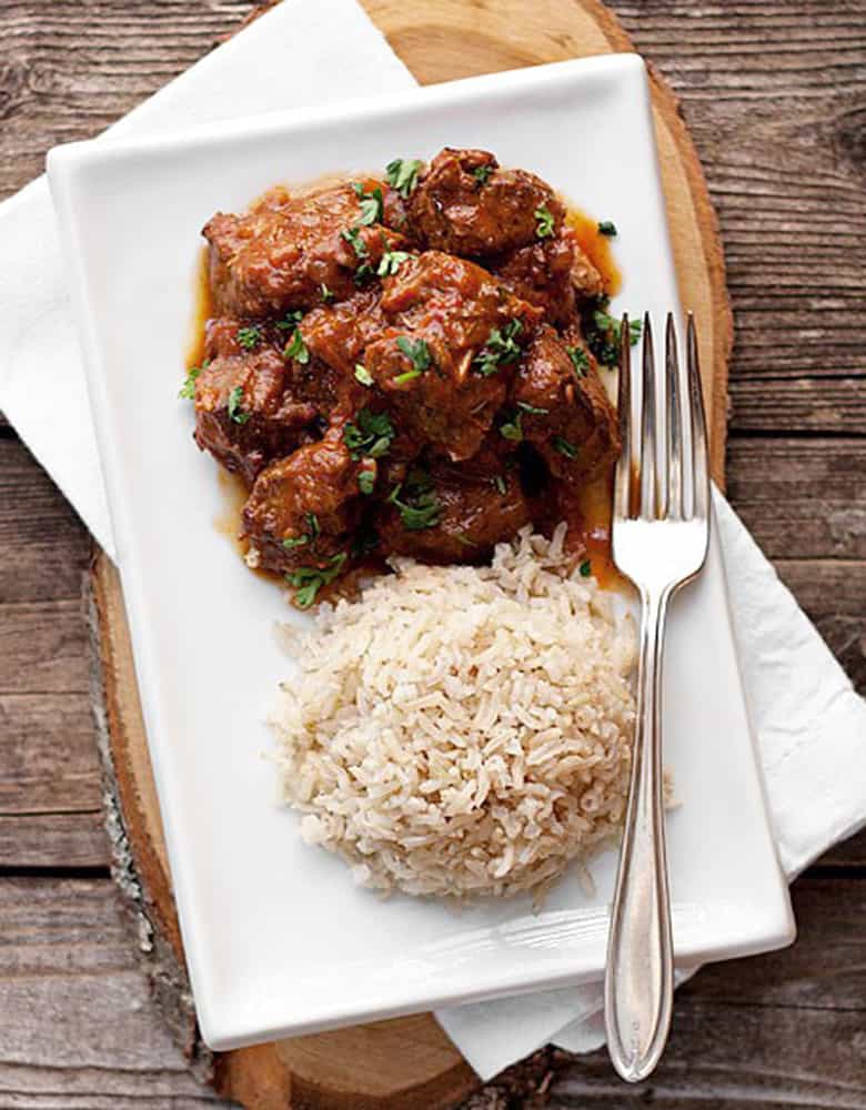 spiced beef curry o plate with rice