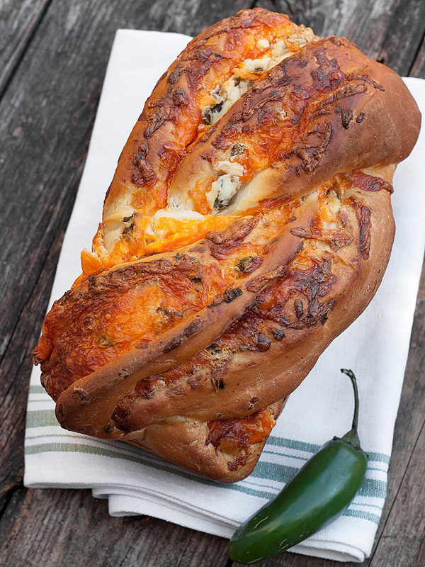 Jalapeno Popper Cheese Bread