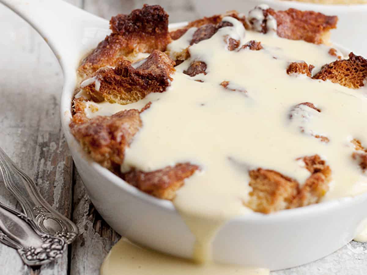 cinnamon bread pudding with creme anglaise