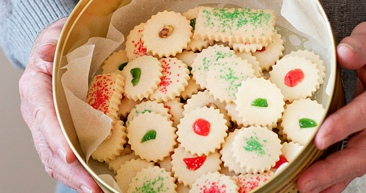 Christmas shortbread cookies in tin