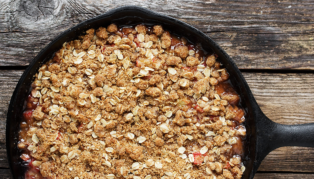 Skillet Rhubarb Crunch