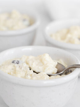 Creamy rice pudding in serving bowls.