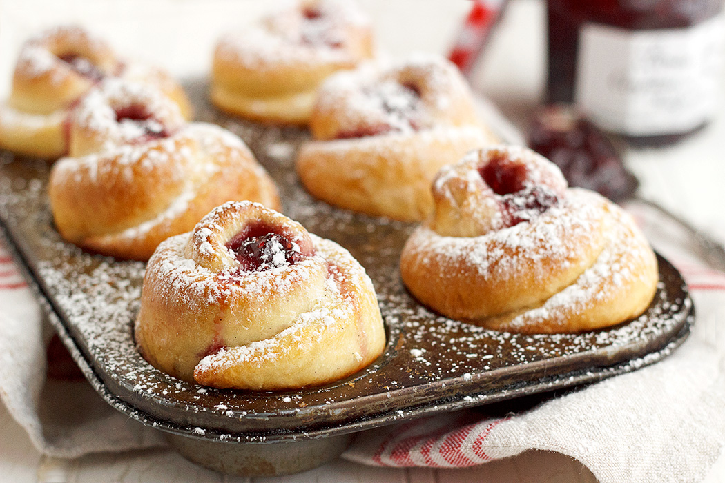 Raspberry Jam Rose Buns in muffin tin