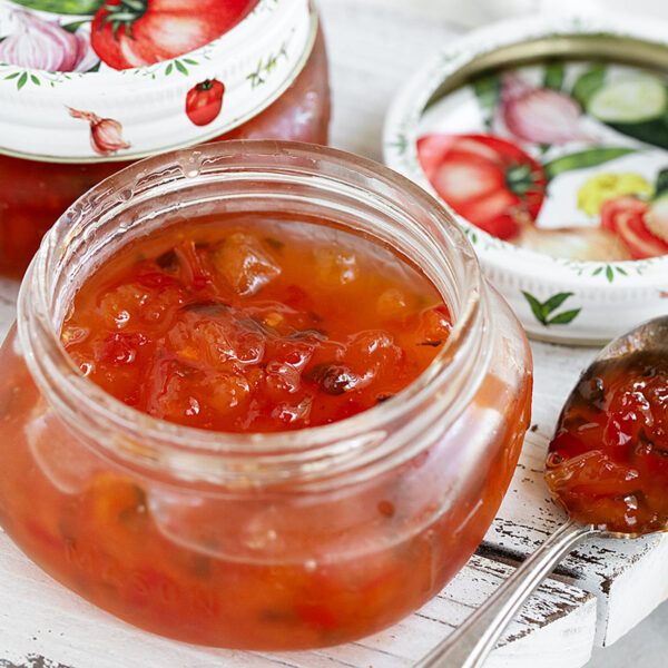 Peach and pepper jam in jars.