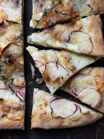 apple cheddar focaccia sliced