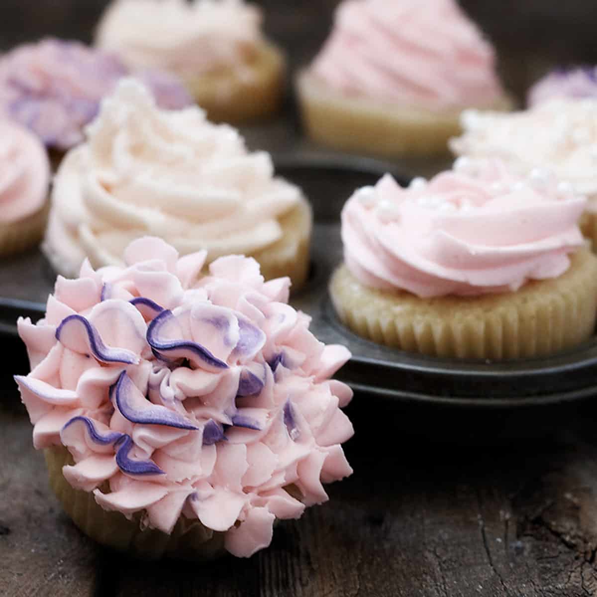 Classic Vanilla Cupcakes