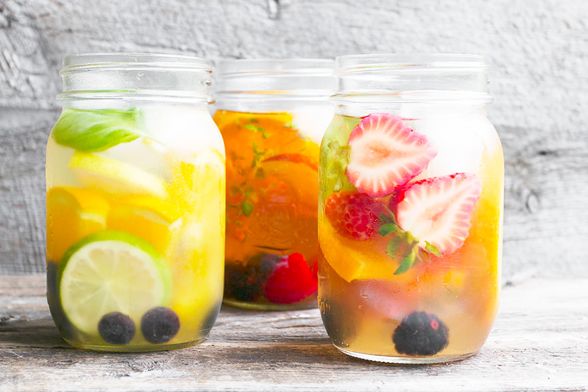 Cold Brewed Iced Tea with Fruit