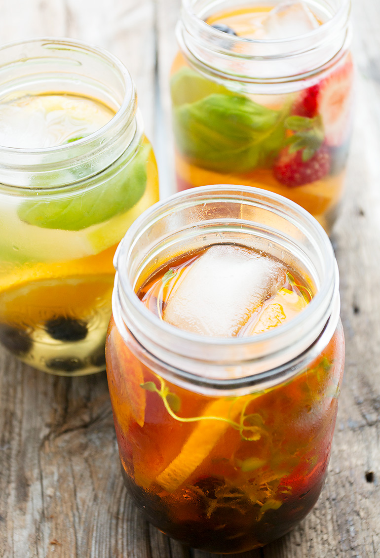 Cold Brewed Iced Tea with Fruit