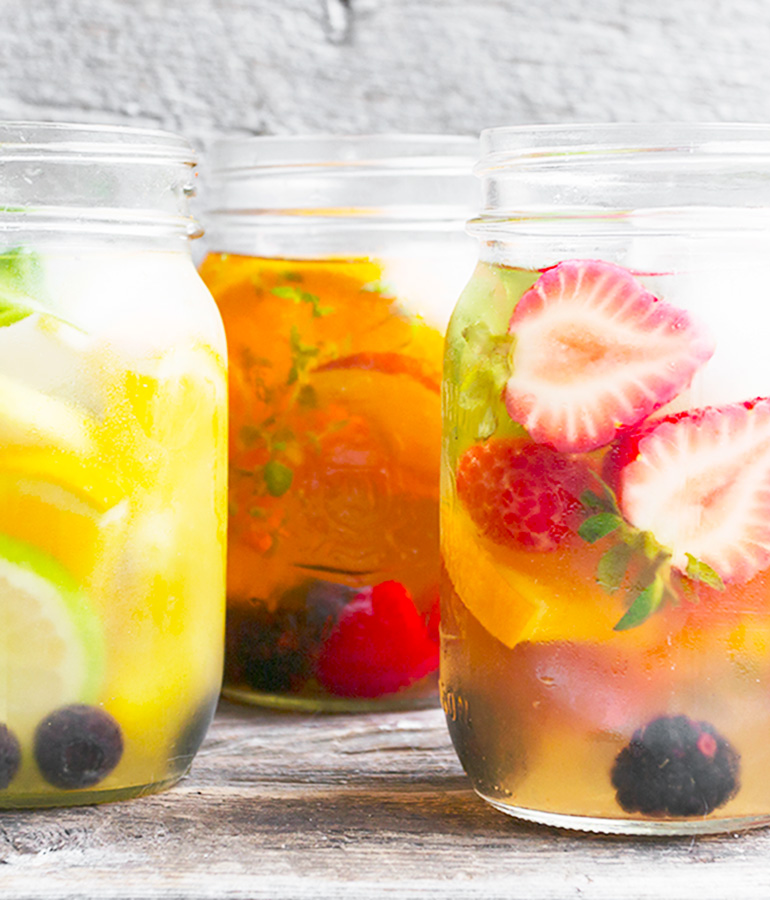 Cold Brewed Iced Tea with Fruit