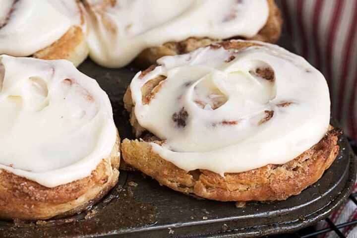 cinnamon roll biscuits with cream cheese frosting