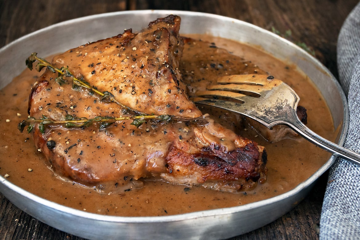 Pork Chops With Peppercorn Sauce Seasons And Suppers