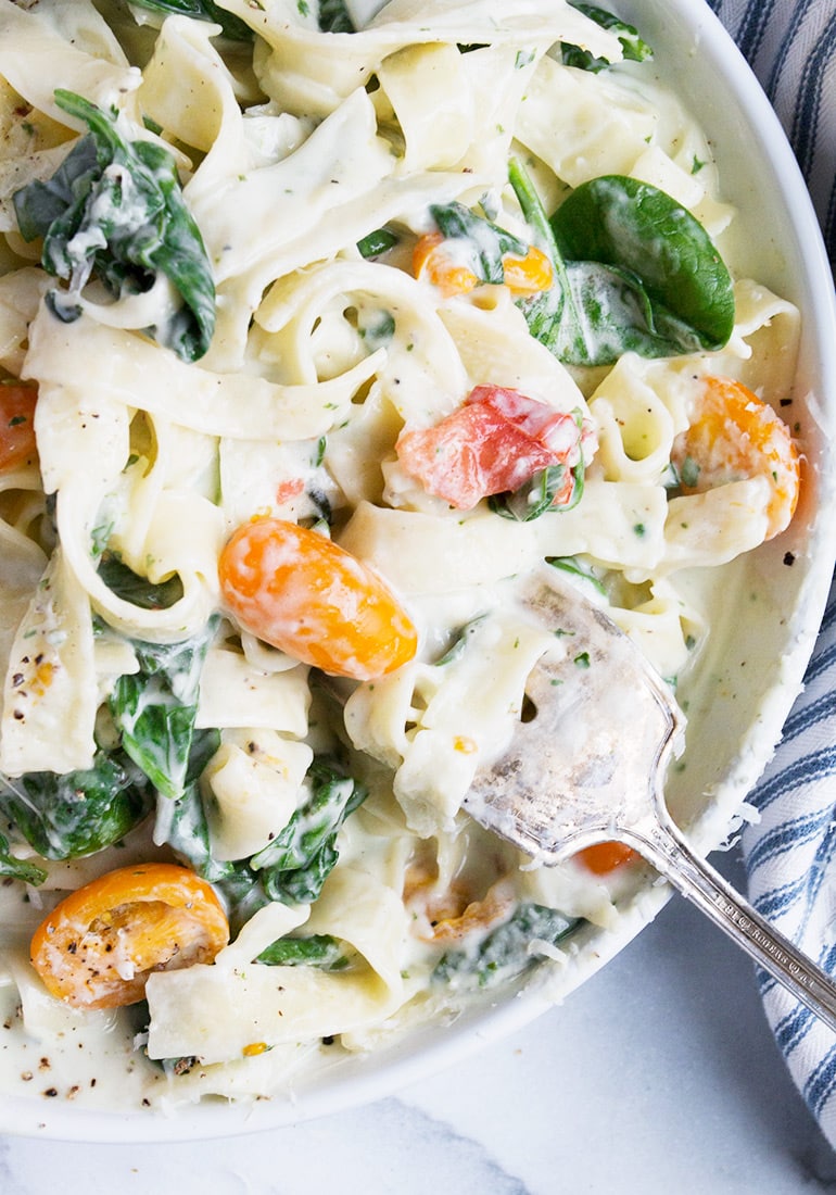 Creamy Goat Cheese Pasta with Spinach and Tomatoes