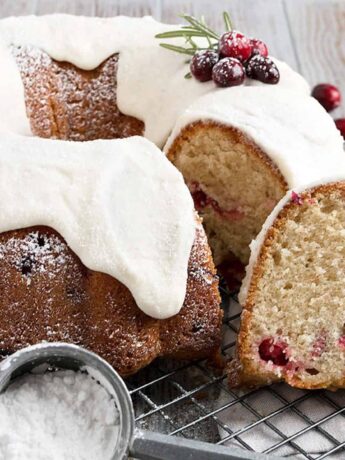 cranberry bundt cake with ice frosting
