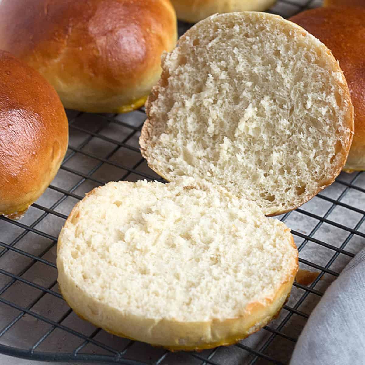 homemade hamburger buns on cooling rack