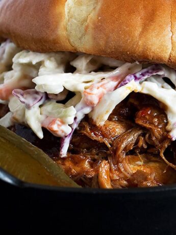 slow cooker pulled pork sandwich with coleslaw