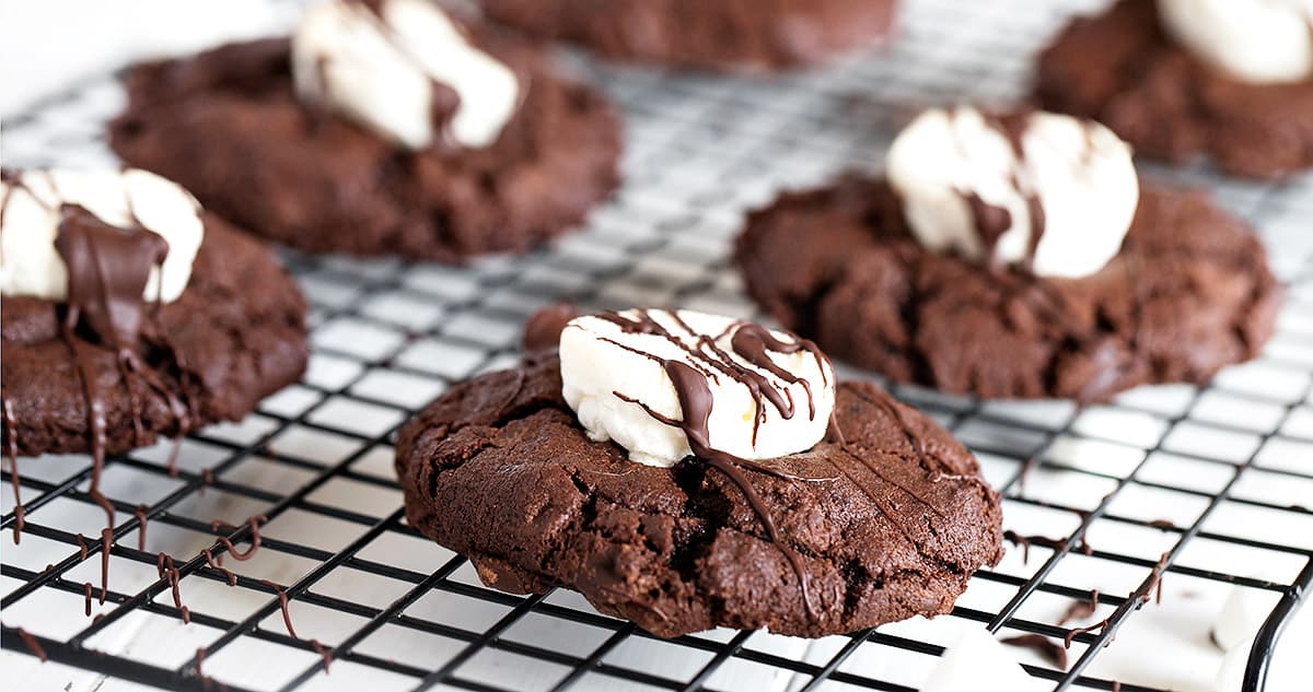 hot cocoa cookies on cooling rack