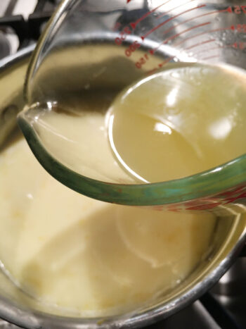 adding lemon juice to the posset