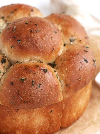 pull apart garlic and herb focaccia rolls