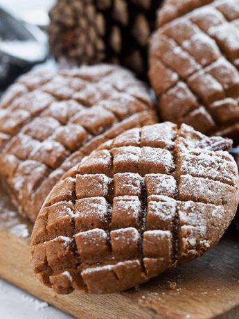 pine cone shaped gingerbread cookies