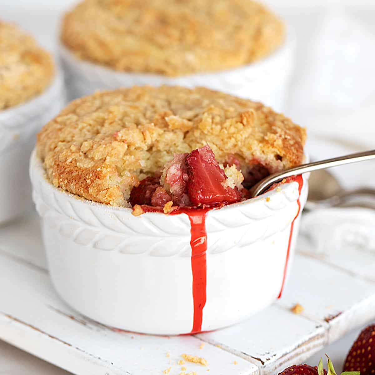 Individual Strawberry Crumble Cups
