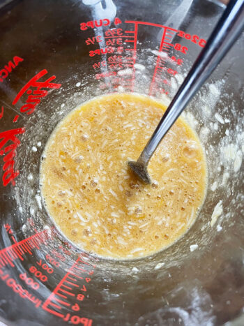 topping mixture mixed in measuring cup