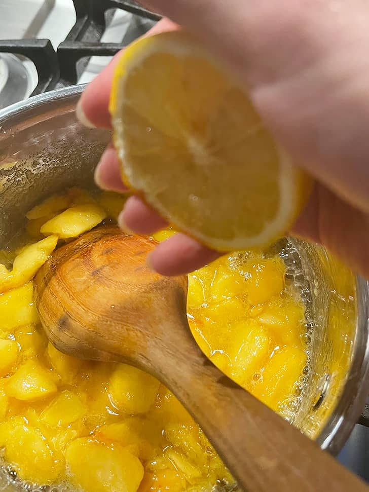adding lemon juice to pot
