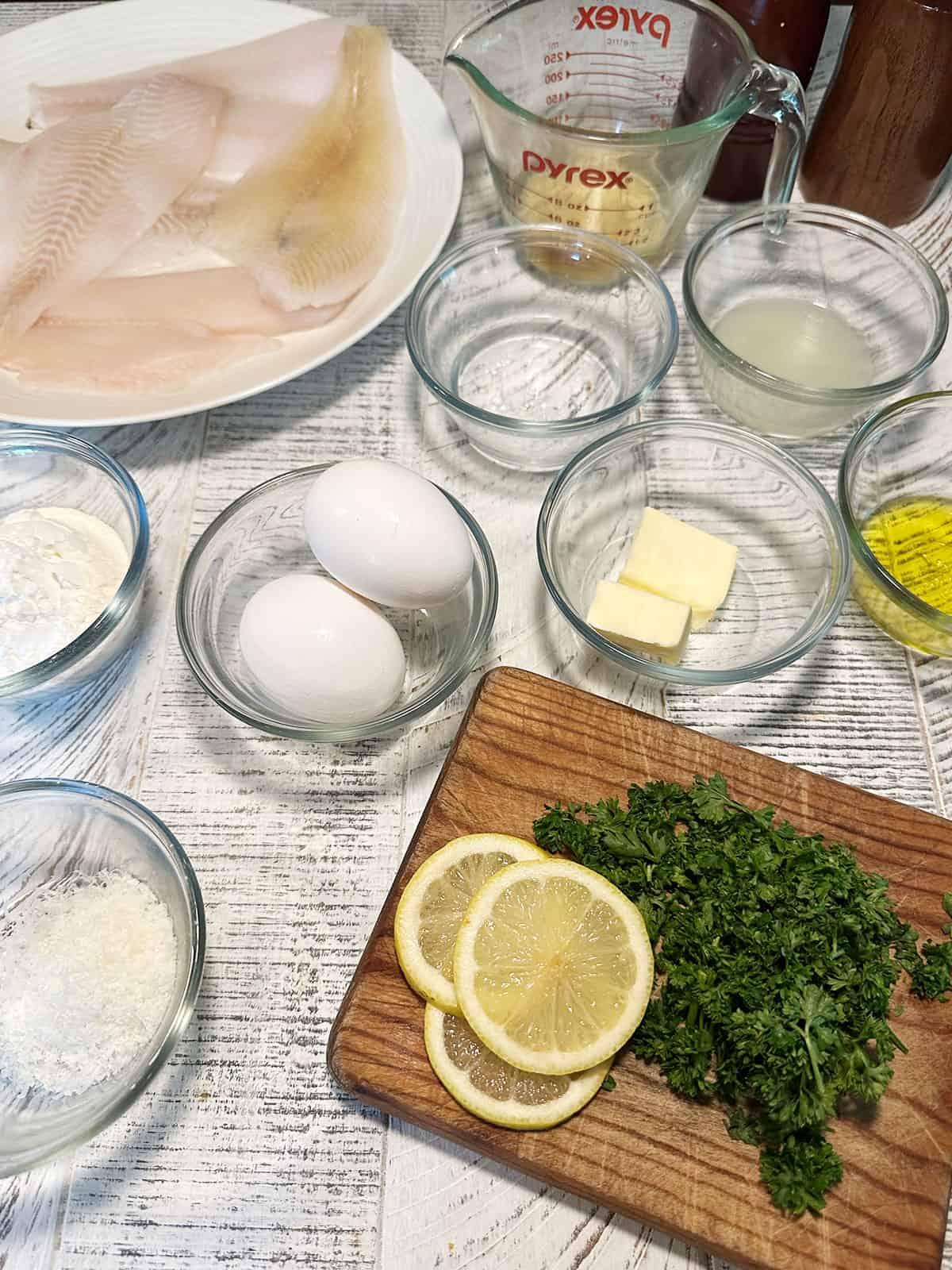 Ingredients to make sole Francese.