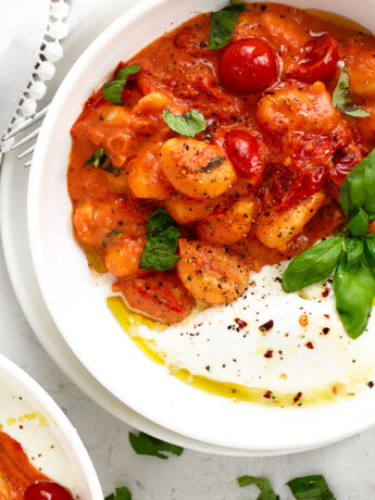 Gnocchi burrata in serving bowl.