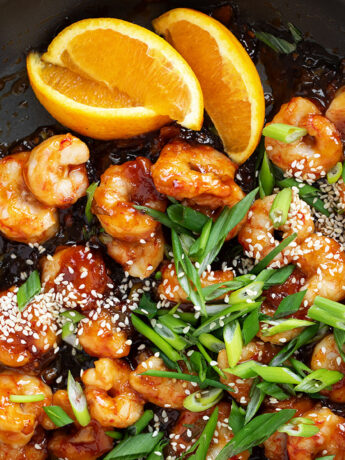 Spicy orange shrimp in the skillet.