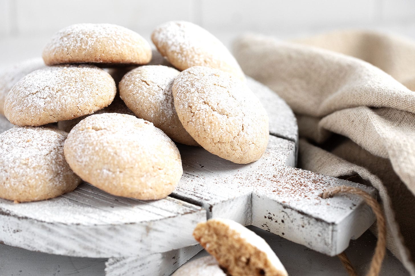 Brown butter cinnamon cookies on serving plate.