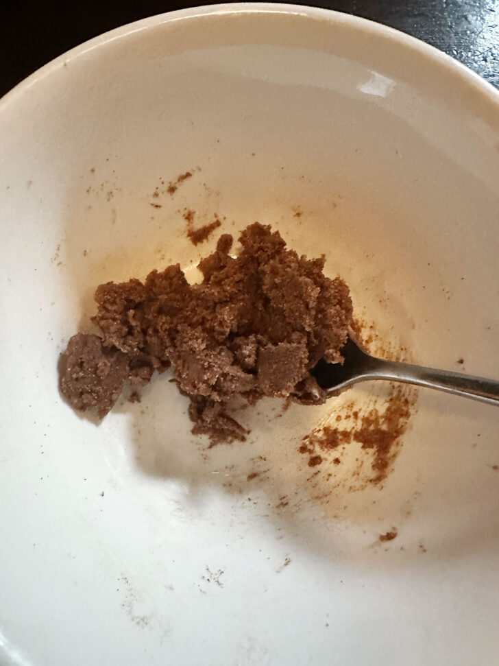 Making the cinnamon swirl.