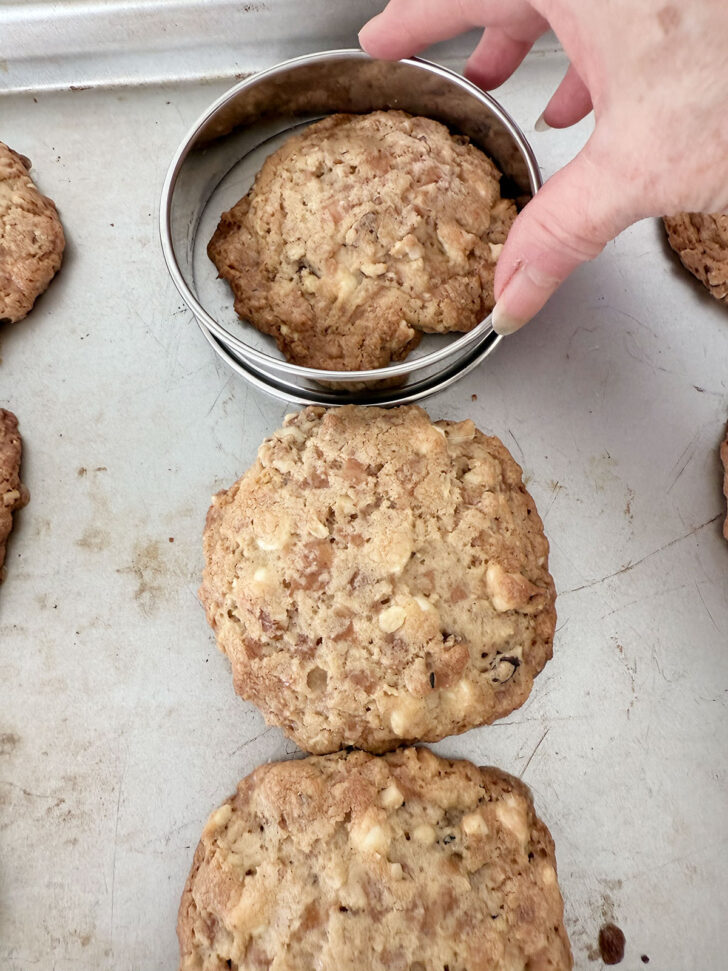 Using a metal ring to make the cookie round after baking.