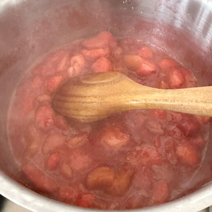 Strawberry rhubarb mixture after cooking.