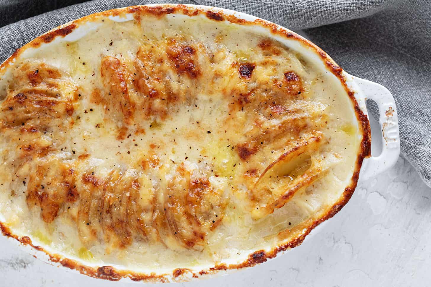 Potato gratin in the baking dish.